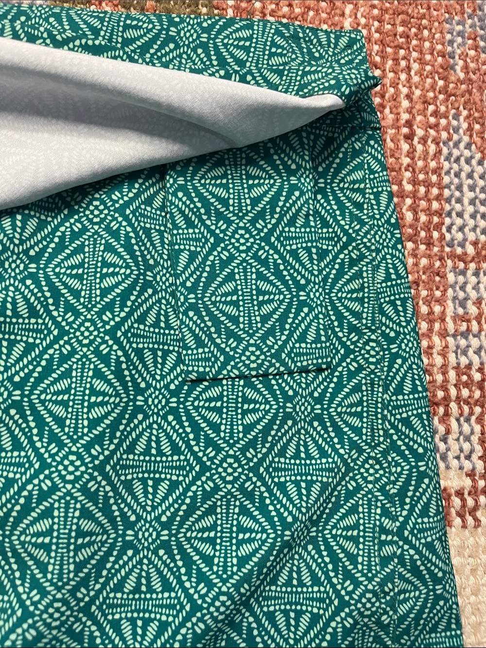 RipSkirt Hawaii Wrap Skirt Teal Green Geometric Batik Print Plus Size 2X - Picture 4 of 7